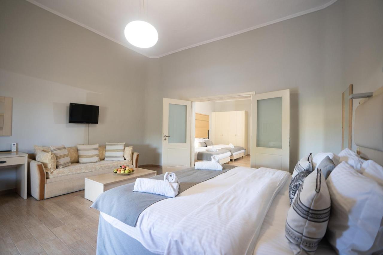 Zoe Seaside Resort Gialova Ngoại thất bức ảnh