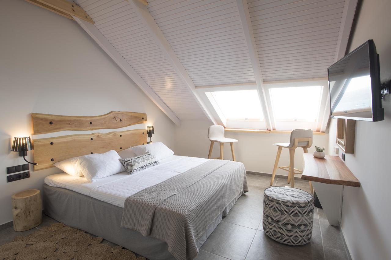 Zoe Seaside Resort Gialova Ngoại thất bức ảnh